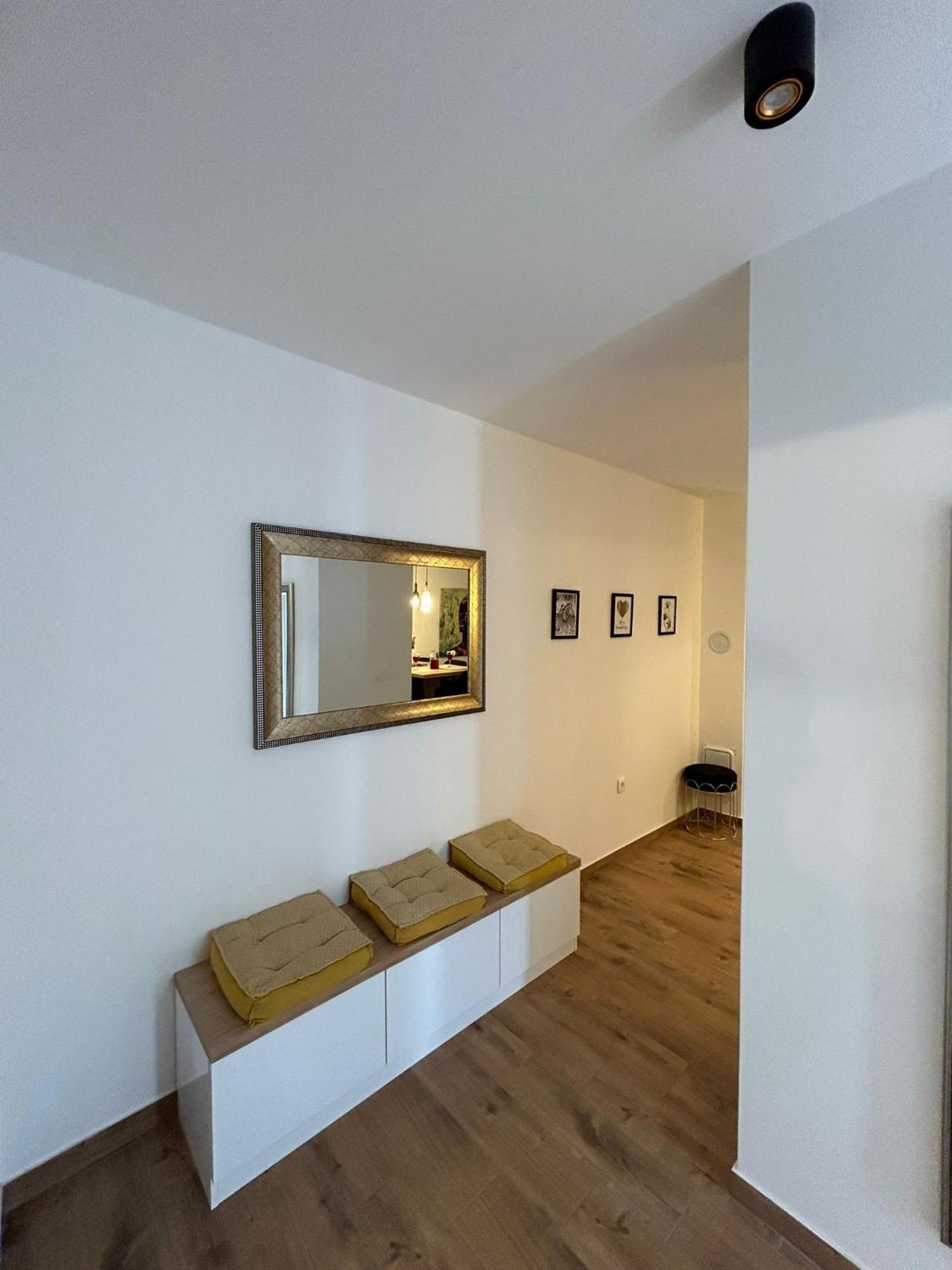 Apartments Vini Donji Seget Exterior foto